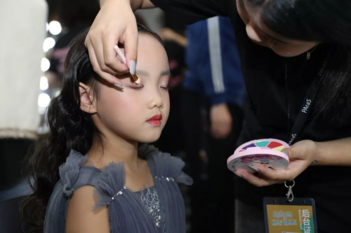 莱索兔儿童彩妆亮相SS2020KIDSWRAR上海时装周童装发布