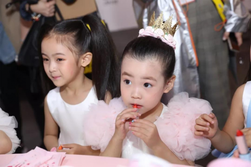 莱索兔儿童彩妆亮相SS2020KIDSWRAR上海时装周童装发布