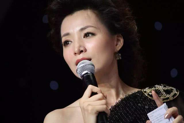 董卿并未离开央视，知情人透露新节目已在录制中，等待播出