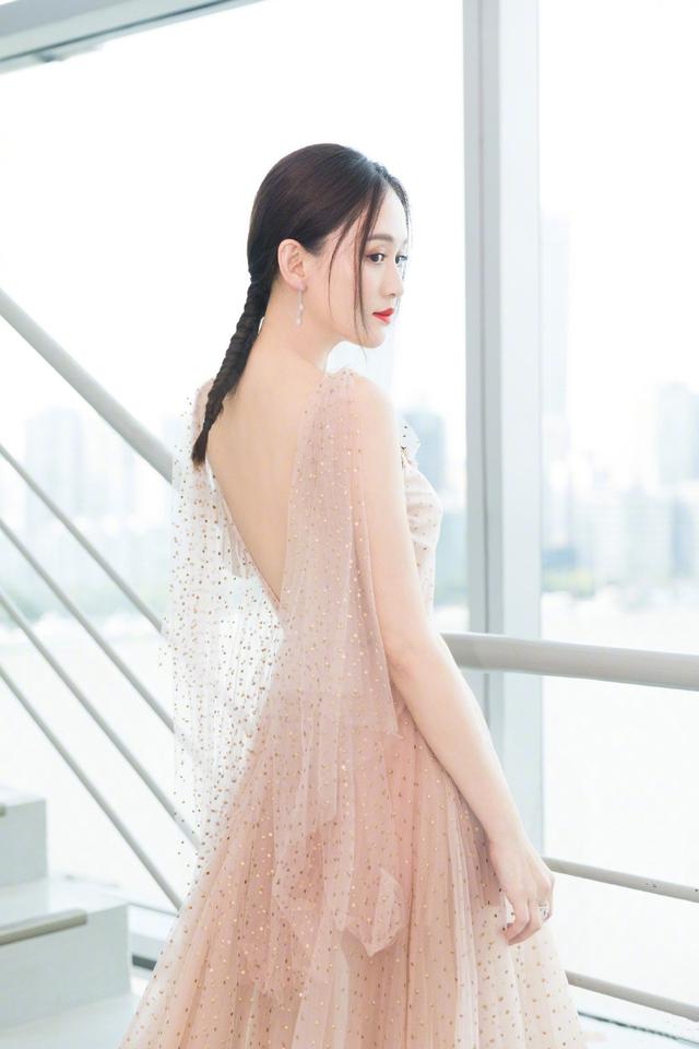 裸色系性感女神——陈乔恩