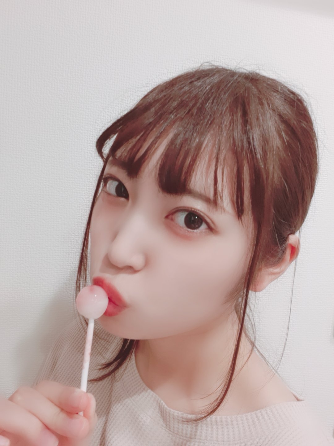 加贺美沙罗(加贺美さら)：六月新人，外表清纯内心却太饥渴