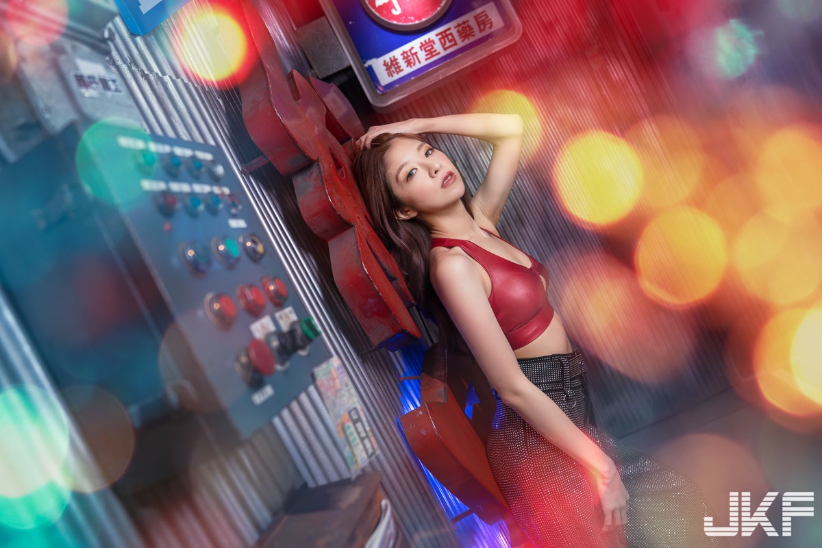 JKF：潮流DJ HIME「中空美乳」诱惑放歌，极品美臀曲线同时放送