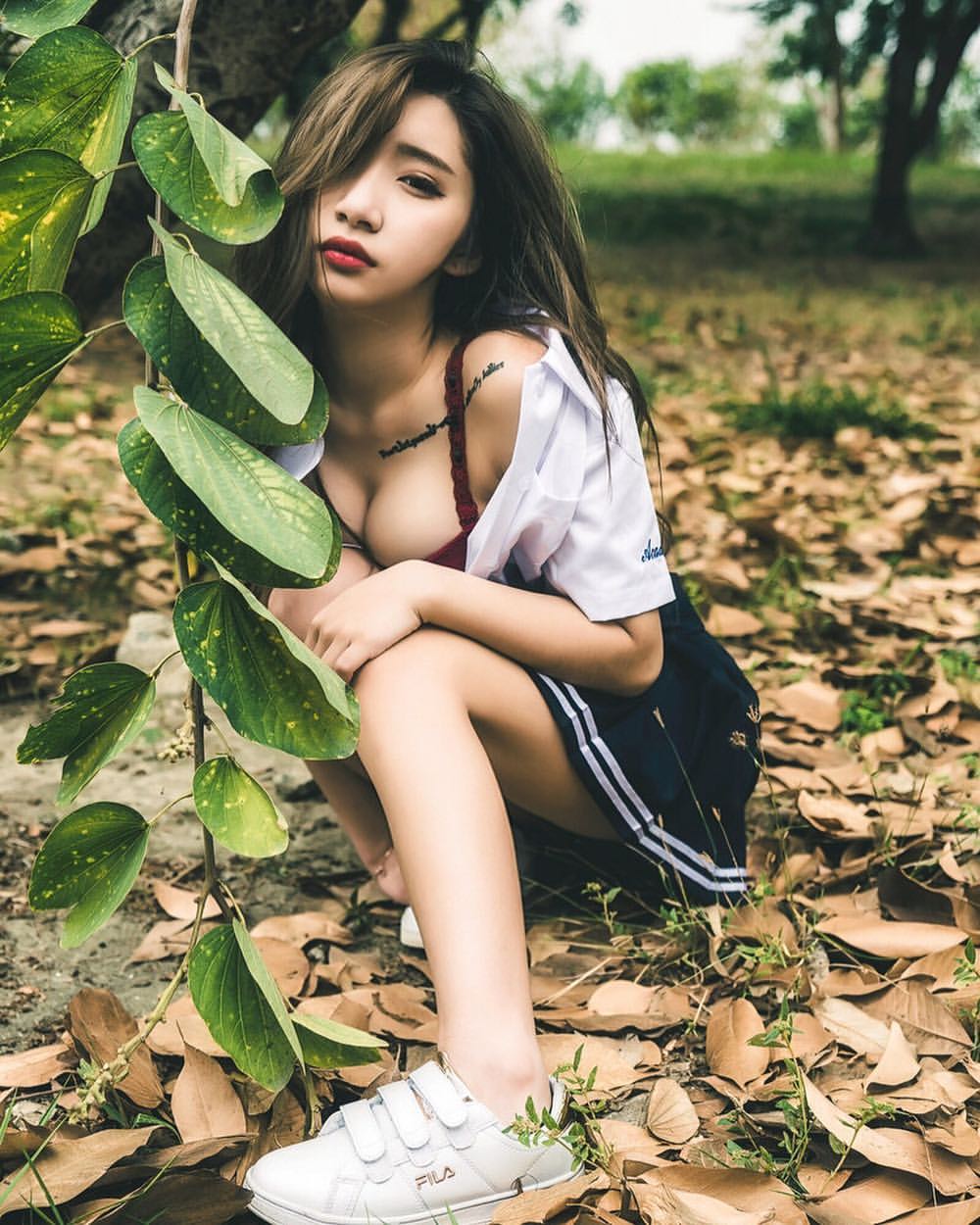 巨乳小只马仙女「萧晴」饥渴浪潮大爆发喘息自摸高潮到飞上天