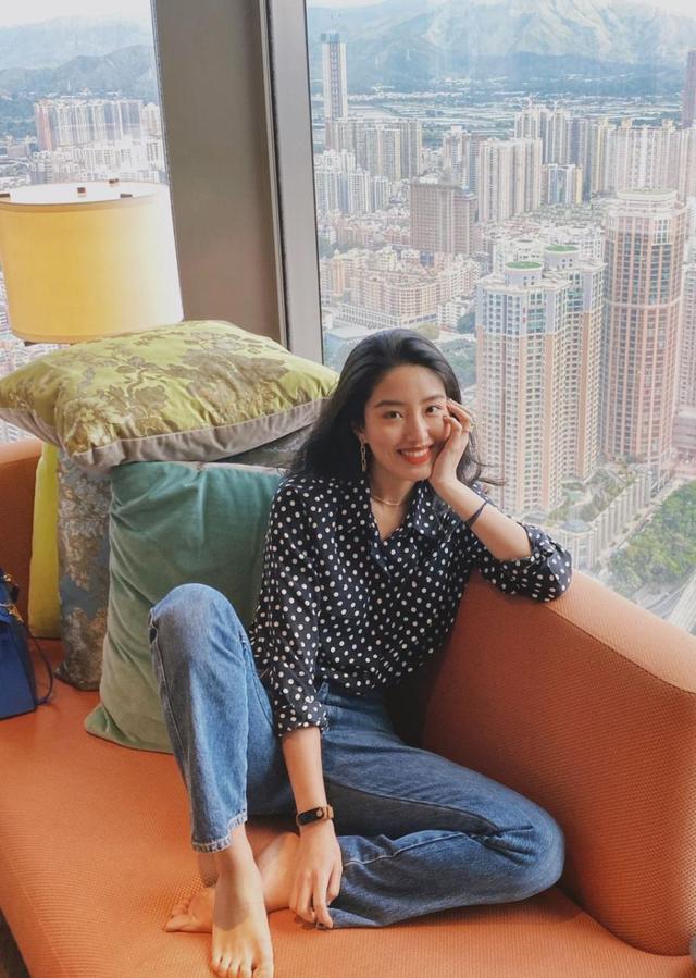 杨采钰疑似离婚？与大30岁刘亦菲干爹陈金飞相恋，网传忘年恋生变