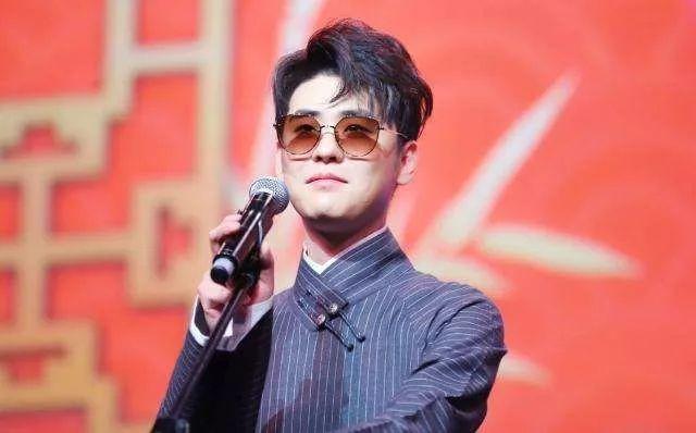 中国相声180年：郭德纲就是一个看坟的