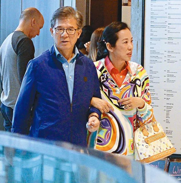“永远的豪门新抱”朱玲玲与她的贵妇闺蜜天团