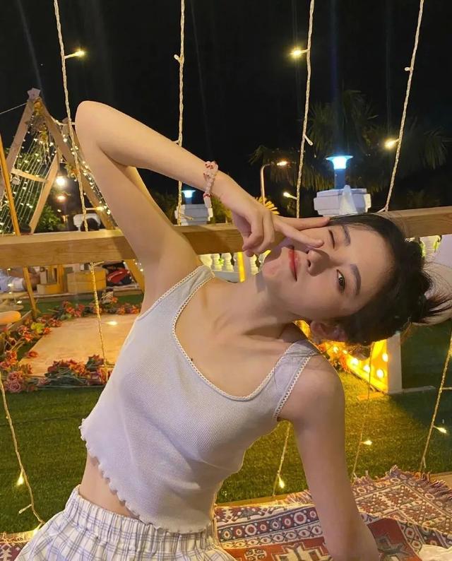 赵丽颖的吸睛锁骨，光靠瘦还不够