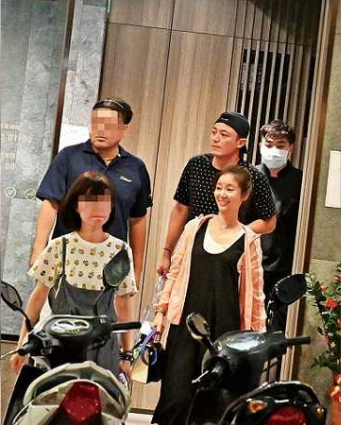 台媒曝林心如疑似怀二胎，多次作呕像怀孕，丈夫霍建华体贴询问