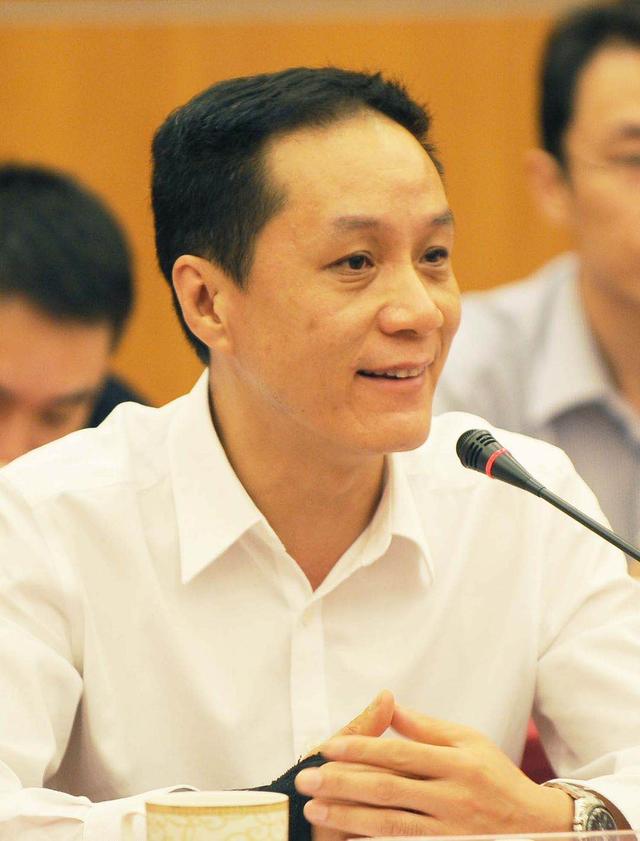 冯远征拟任北京人艺副院长，代表作《不要和陌生人说话》