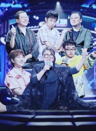 《脱口秀大会》新人杨蒙恩150票打败老炮周奇墨，获得小组第一