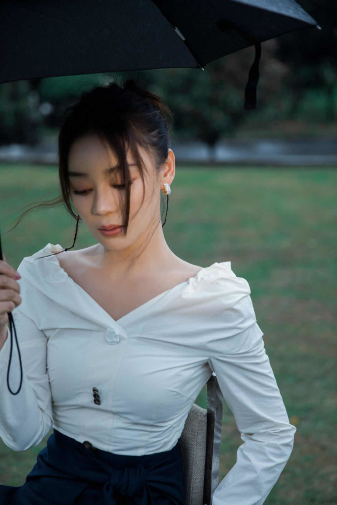 金鹰节开幕晚会，女明星现场图曝光，宋茜的金鹰女神让人失望？