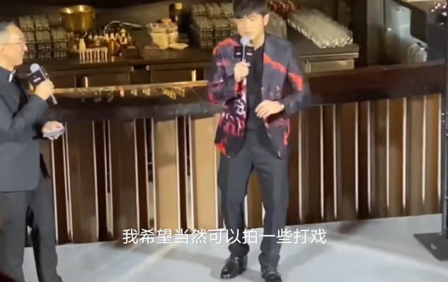 周杰伦代言海澜之家，精修图也难挡中年发福？视频曝光太有喜感