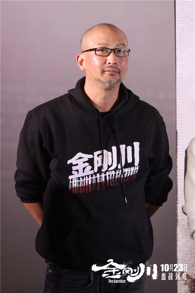 吴京张译CP笑闹《金刚川》首映礼 “瘸出了天际”是主创的艰辛付出