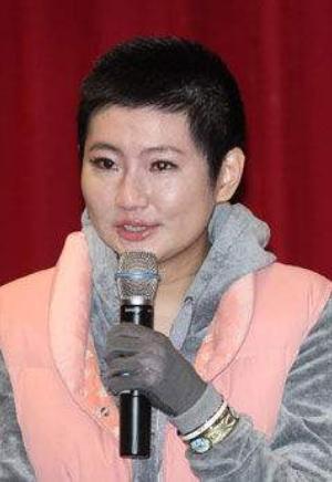 任家萱庆祝火吻重生十周年，分享父亲长文，父亲感谢前女婿张承中有情义