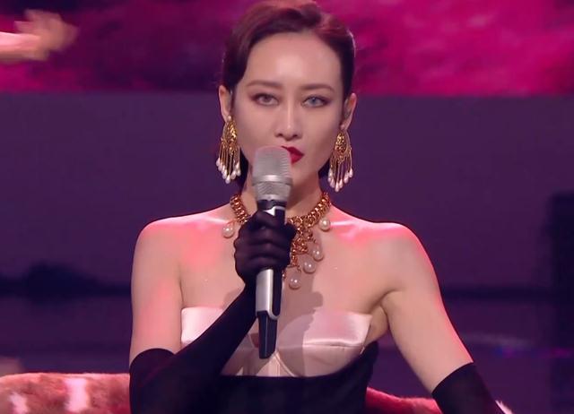 芒果晚会搞事！娜扎张翰同台，李佳琦皮肤爆痘，王鸥灰绿美瞳诡异