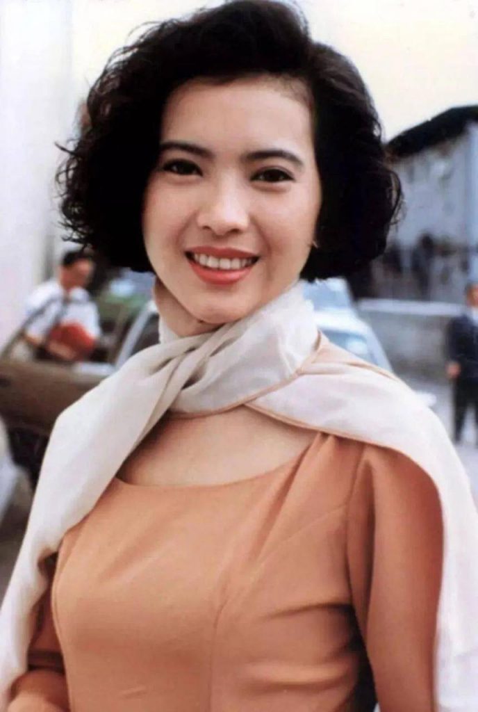倪妮的新发型太美了！技术分析：什么样的人适合港风短发？