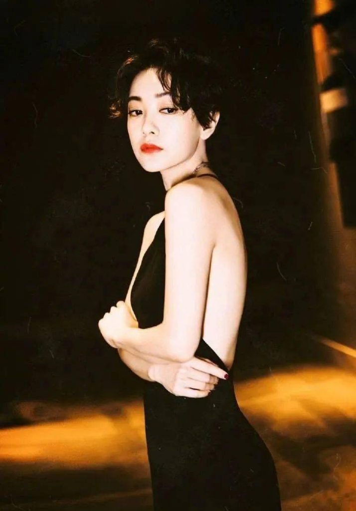 倪妮的新发型太美了！技术分析：什么样的人适合港风短发？