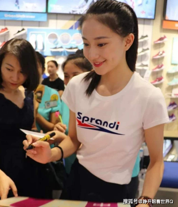 “体操女神”张豆豆，曾因挺胸照出名，如今低调进入娱乐圈！
