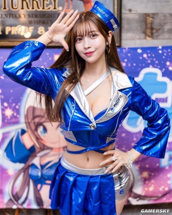 逆天长腿搭配F级身材 日本赛车女郎冠军七濑奈奈