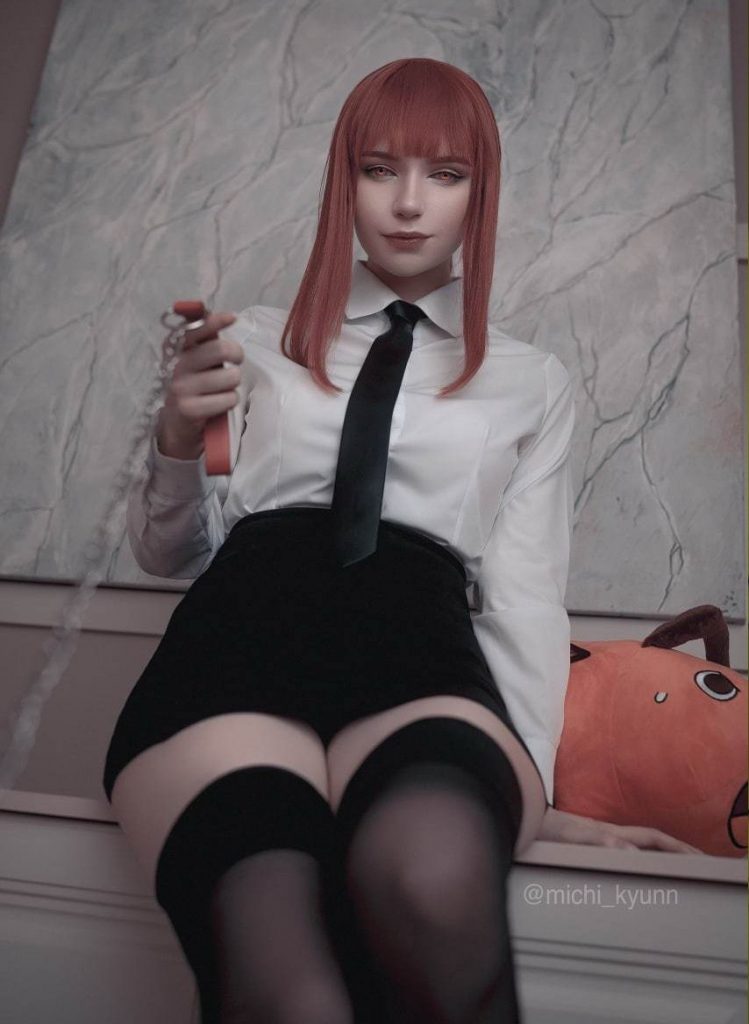 俄罗斯美女MichiKyunn Cos美图赏 车灯又大又亮！