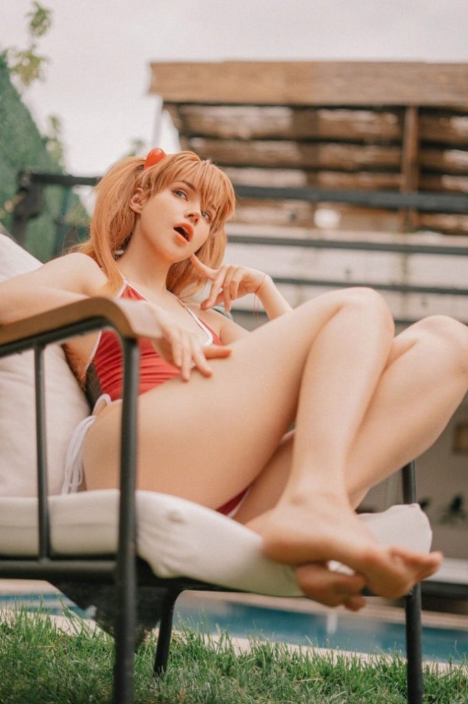 俄美女Cos《EVA》泳装明日香 性感火辣让人回味无穷