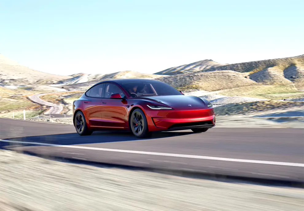 特斯拉中国上架新款 Model 3 高性能全轮驱动版：3.1 秒破百，售价 33.59 万元